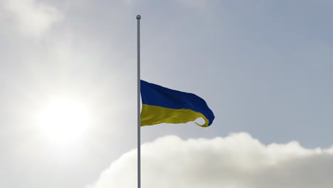 Flagge-Der-Ukraine-Halbmast-Im-Wind