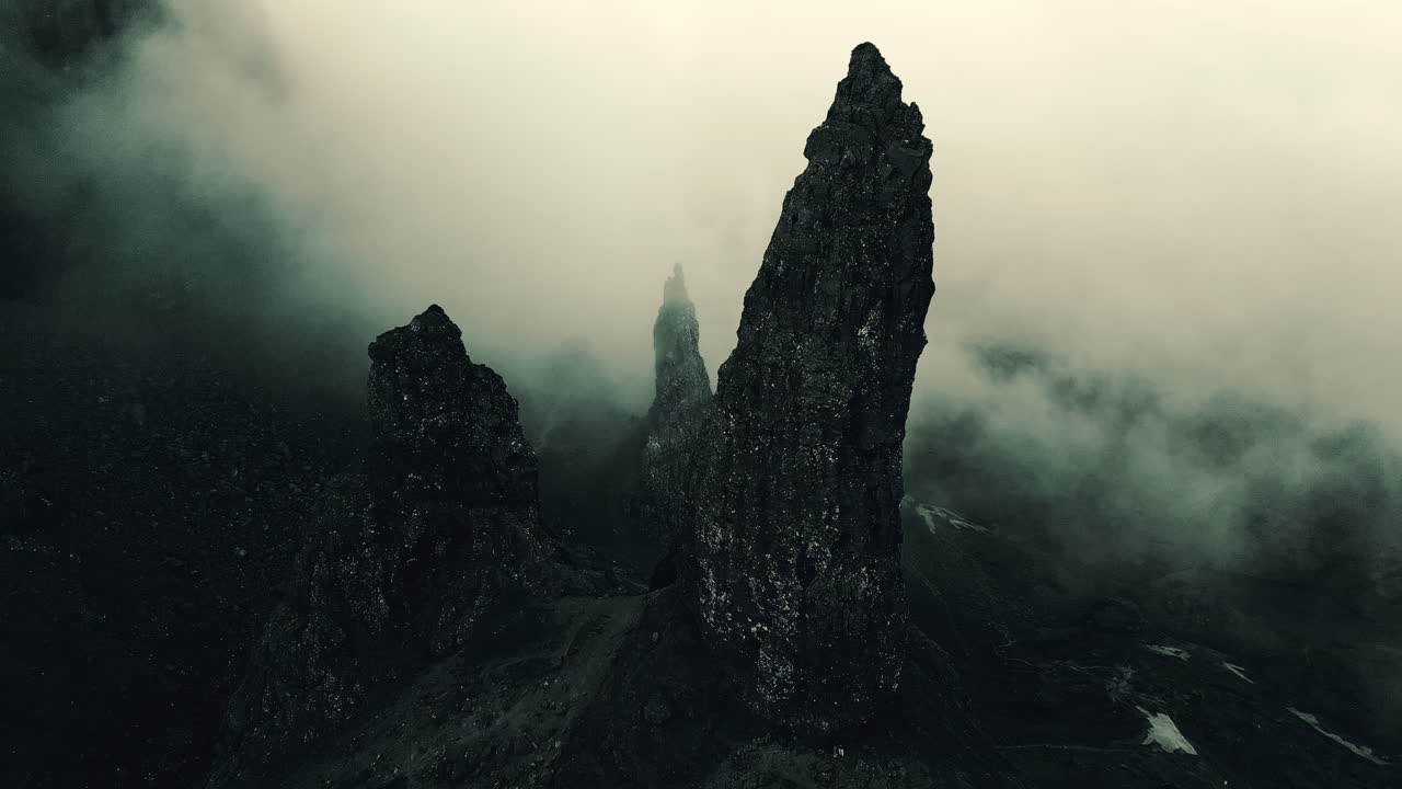 안개가 가득한 산꼭대기