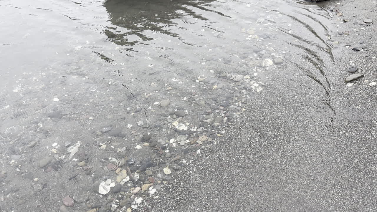 ⁇ 은 평온한 물의 walensee 호수는 부드럽게 해안선을 포용, 스위스