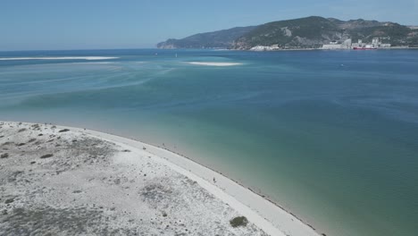 Landscape-view-of-the-Arrabida-mountain-range-in-Setubal,-Portugal