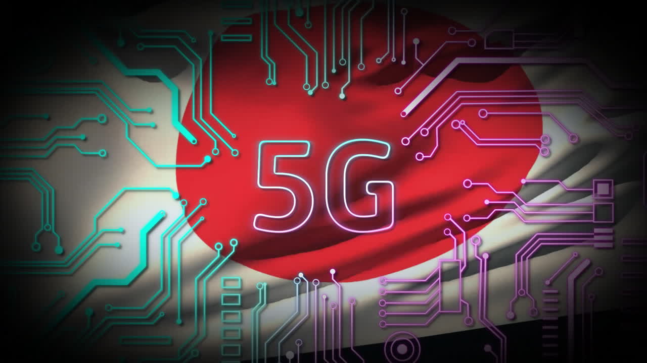 animación de la bandera de japón, texto 5g, procesamiento de datos digitales a través de una placa de circuitos informáticos