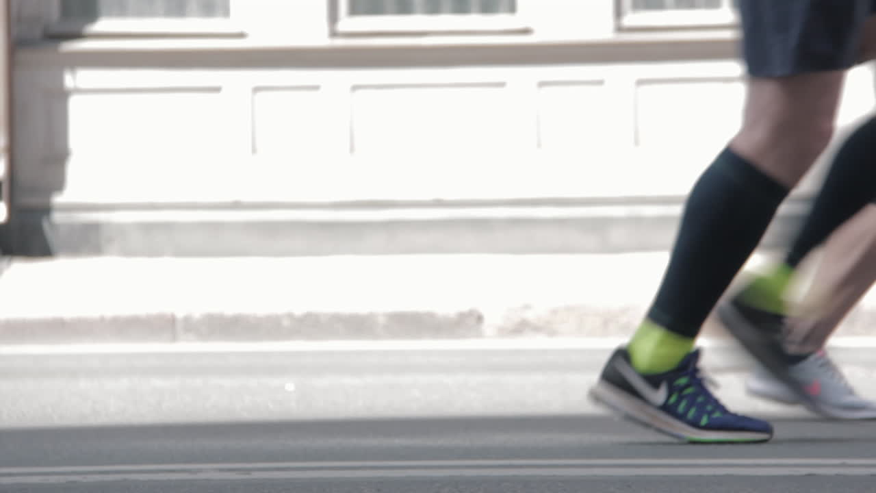 마라톤 선수 군중 다리