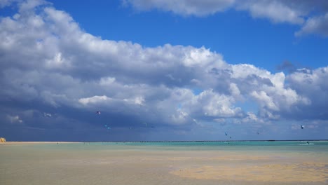 Playa-De-Arena-Del-Mar-Rojo,-Marsa-Alam,-Egipto