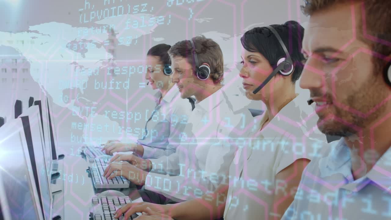 Animação de globo e conexões sobre diversos profissionais de negócios usando headsets telefônicos.