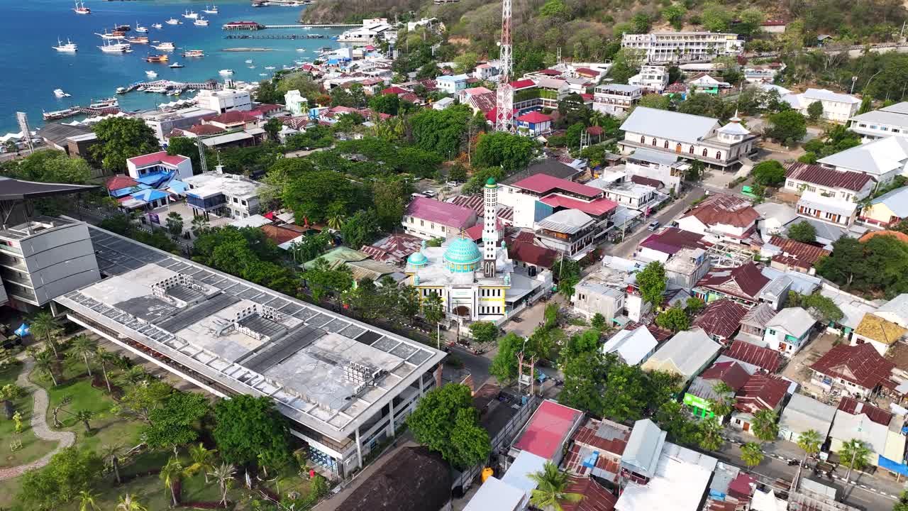 인도네시아 해안 도시 의 공중 사진