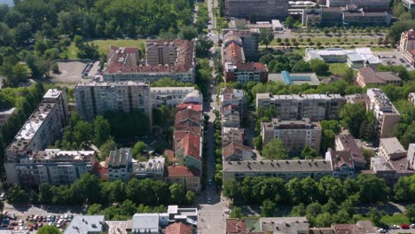 vista superior de estructuras de edificios en la ciudad de belgrado en serbia