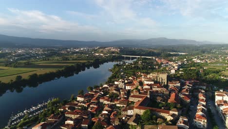 Sobrevolando-Galicia-Tuí-España