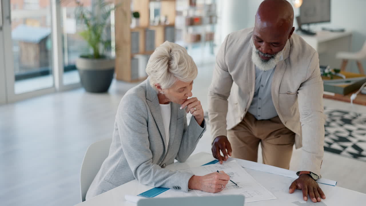 Senior Architects in Collaboration