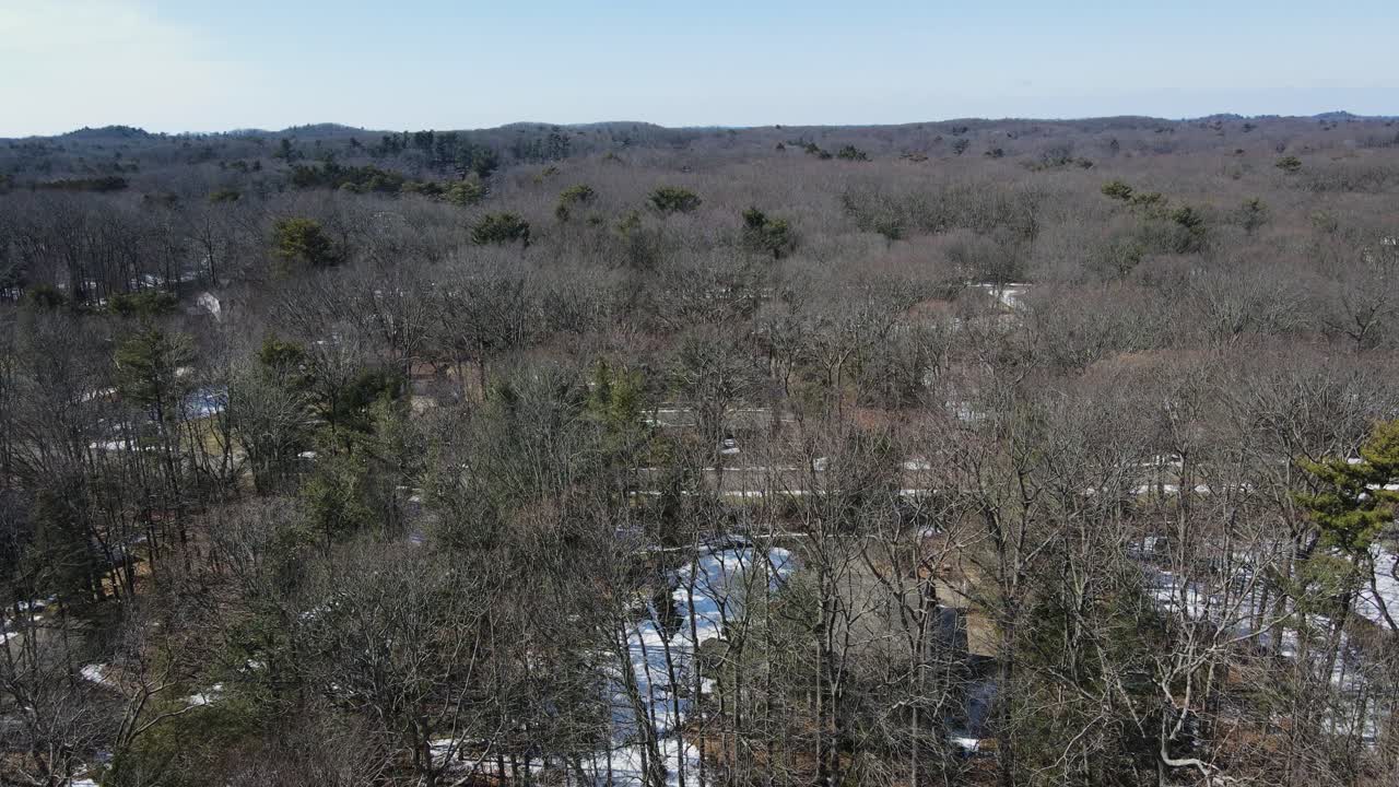 ligero movimiento sobre tráfico ligero suburbano