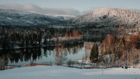 Alejar-El-Video-De-Lapso-De-Tiempo-Del-Hermoso-Paisaje-Del-Sur-De-Noruega-En-Invierno