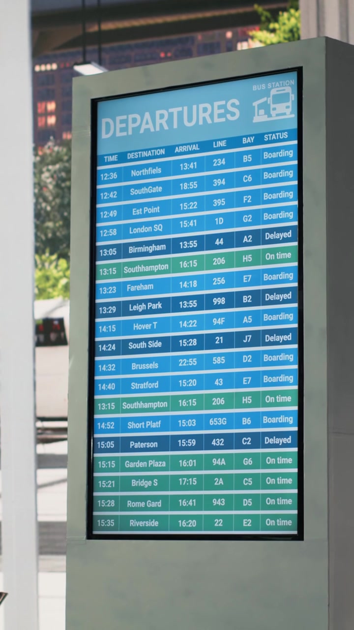 Pantalla digital de salidas en una estación de autobuses