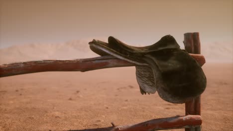 Horse-Saddle-on-the-Fence-in-Monument-Valley