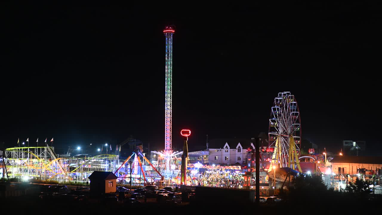 타임 스 영상, 공원의 저녁 풍경, 페리스  및 기타 형태의 엔터테인먼트