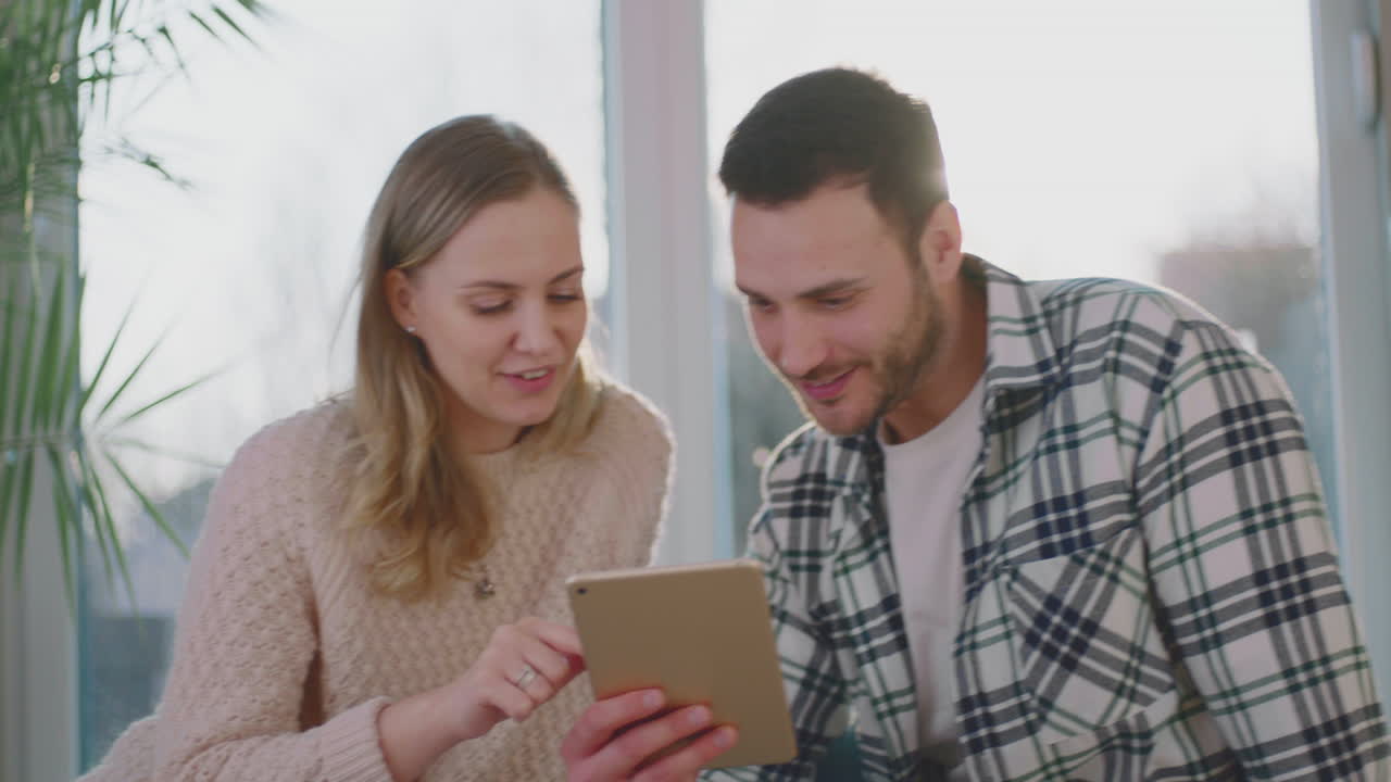 está emparejando algo en la tableta.