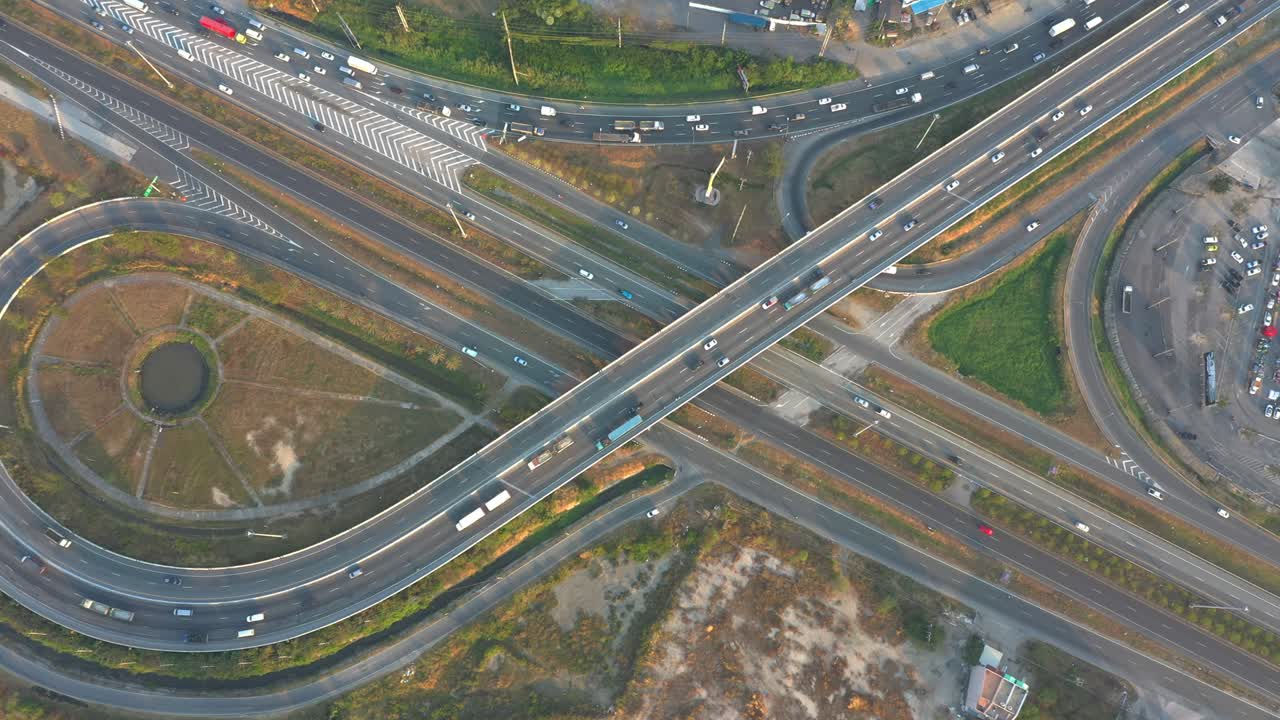 고속도로, 고속도로 및 고속도로의 항공 교통