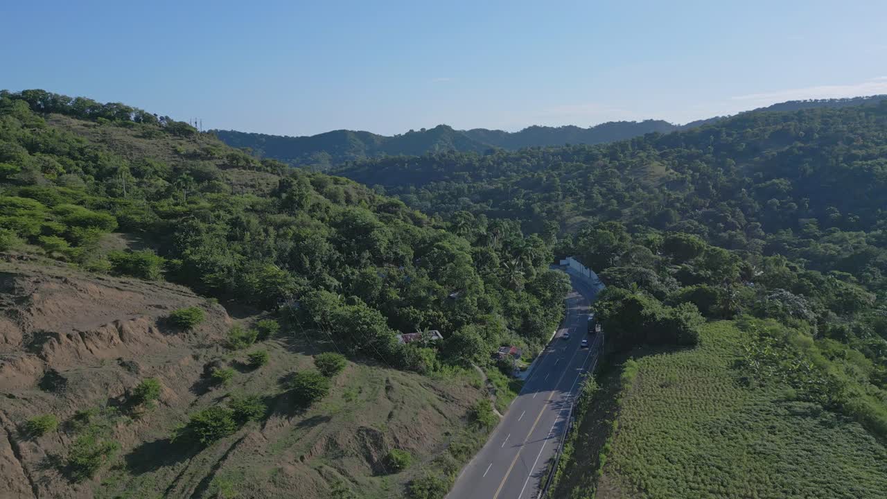 carretera asfaltada de carr