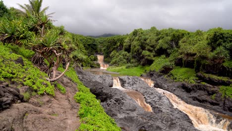 Sieben-Heilige-Pools-Auf-Maui,-Hawaii