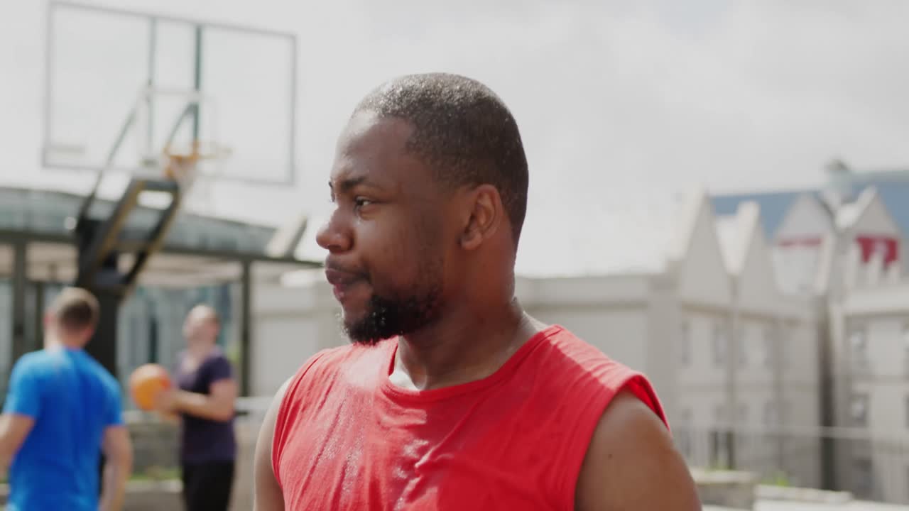 Basketball player pouring water on head 4k