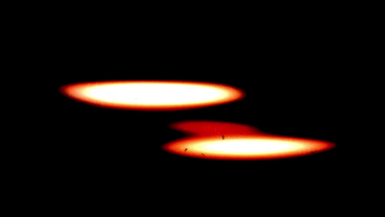 Esplosione dinamica di luce bianca con effetto bagliore lente