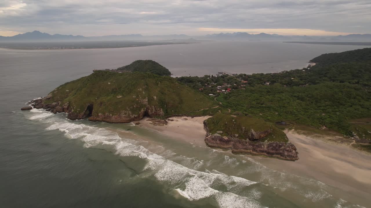 drone video Gruta das Encantadas, Ilha do Mel, Paranagu&aacute;, Paran&aacute;, southern Brazil, cave, island, sunrise, sunlight