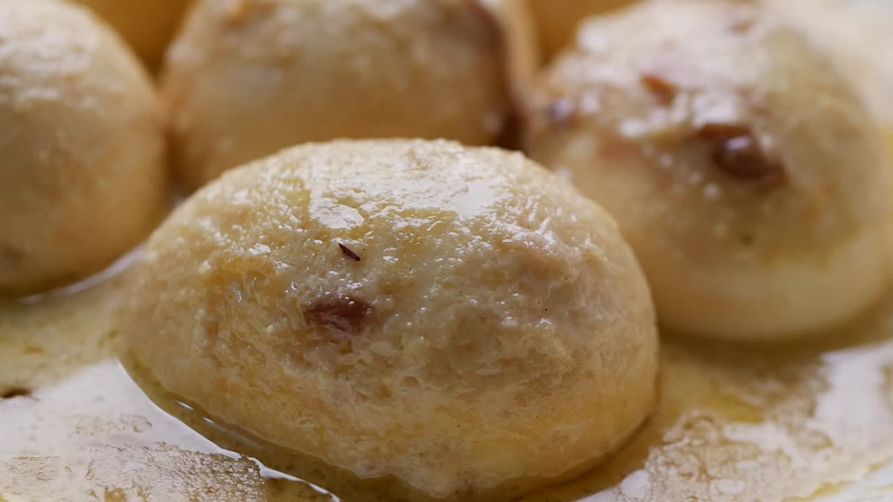 un primer plano de un delicioso postre indio