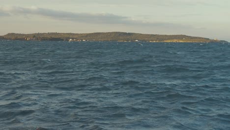 Dangerous-rough-sea-Lesvos-coast