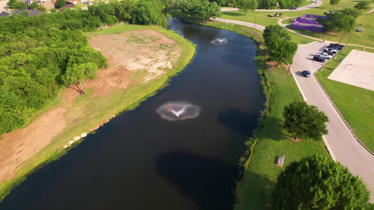 켈러 텍사스에 있는 베어 크릭 공원의 항공 영상