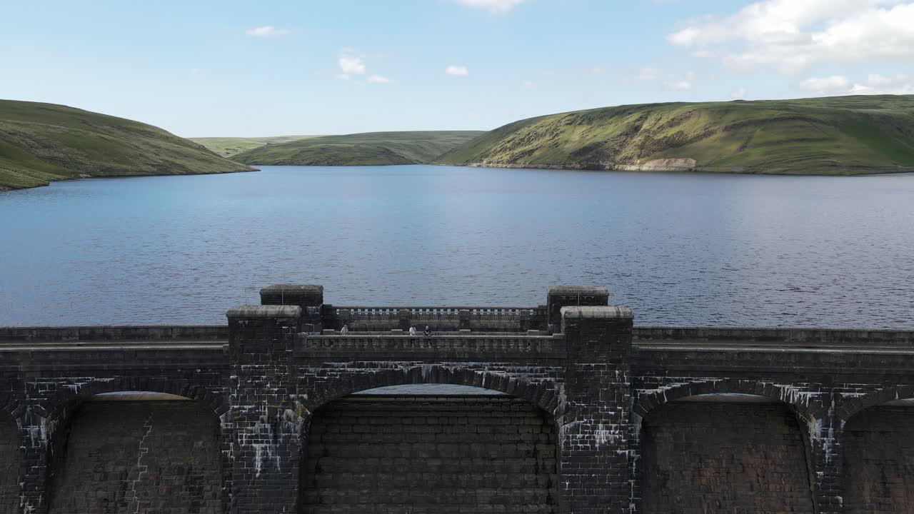 claerwen 댐 엘란 밸리 웨일즈 드론 공개 4k