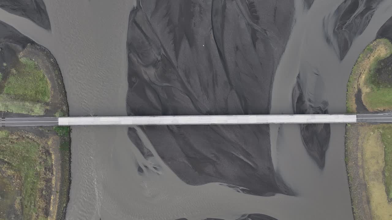 남 아이슬란드 의 다리 와 강 바닥 의 위 에서 아래 로 내려오는 멋진 풍경