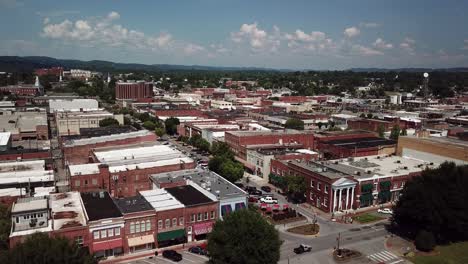 Antena-Volando-Alto-Sobre-Tren-Dept-En-Kingsport-Tennessee