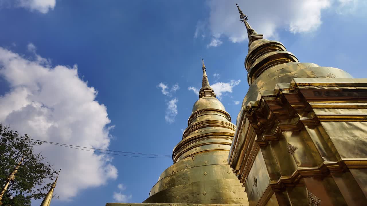 Wat Phra Singh Buddhist temple Chiang Mai Phra Buddha Sihing statue Thailand
