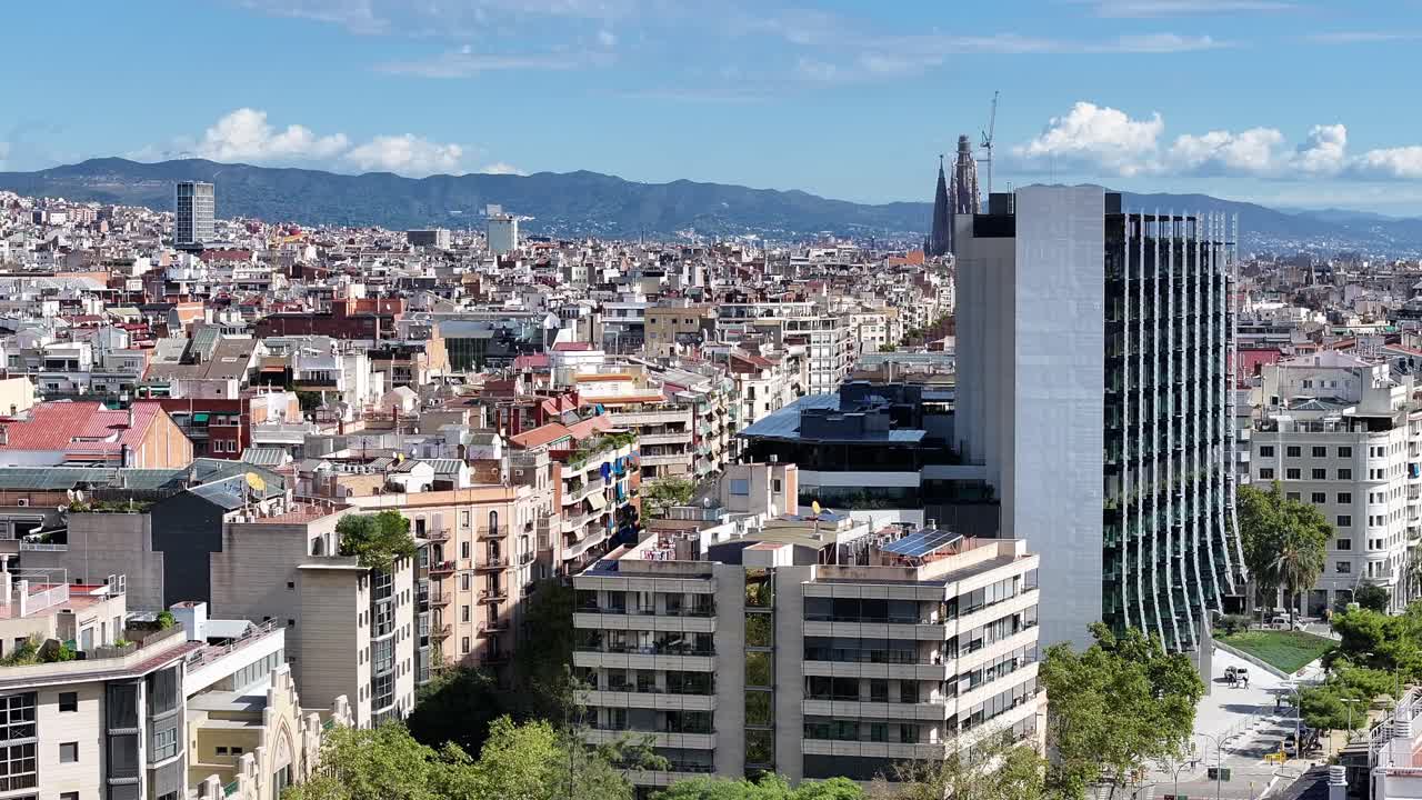 A short flight over Barcelona, Sagrada Familia aerial views