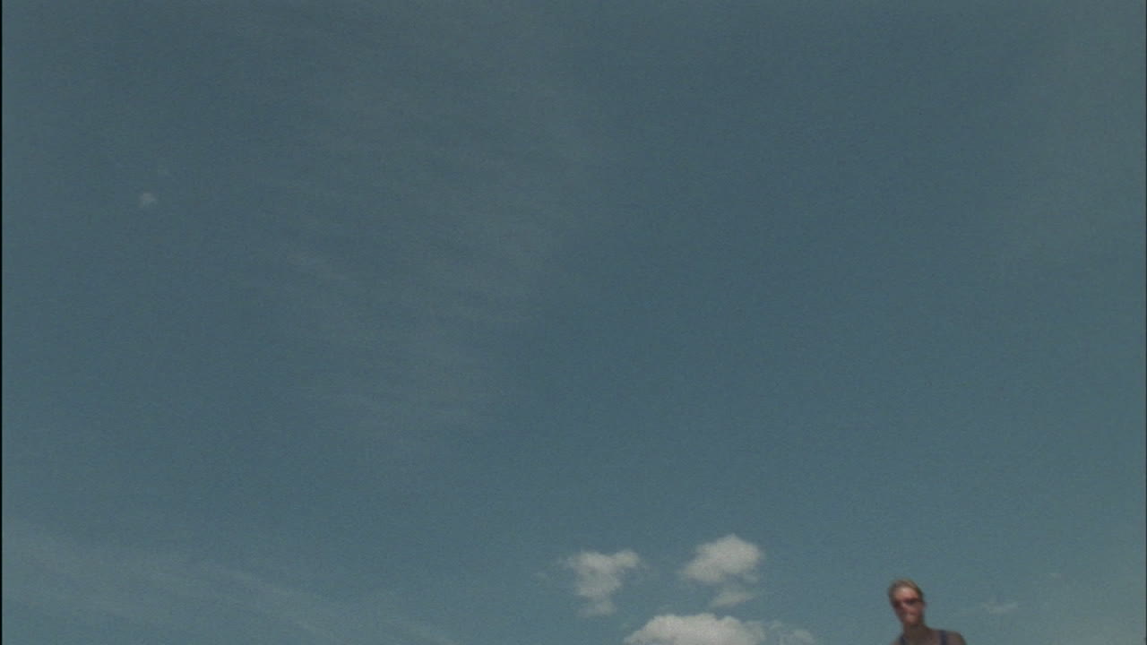 un atleta realiza un salto de longitud