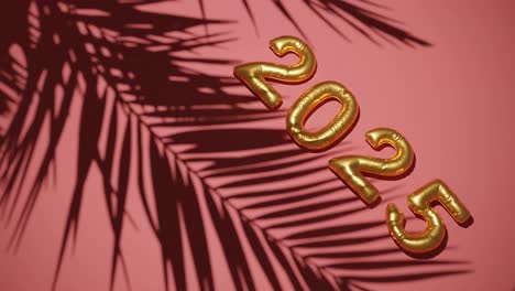 Saludo-Feliz-Año-Nuevo-2025-Con-Fondo-Rojo-Y-Suave-Brisa-De-Palmera,-Concepto-De-Vacaciones-Tropicales-Animación-De-Renderizado-3d
