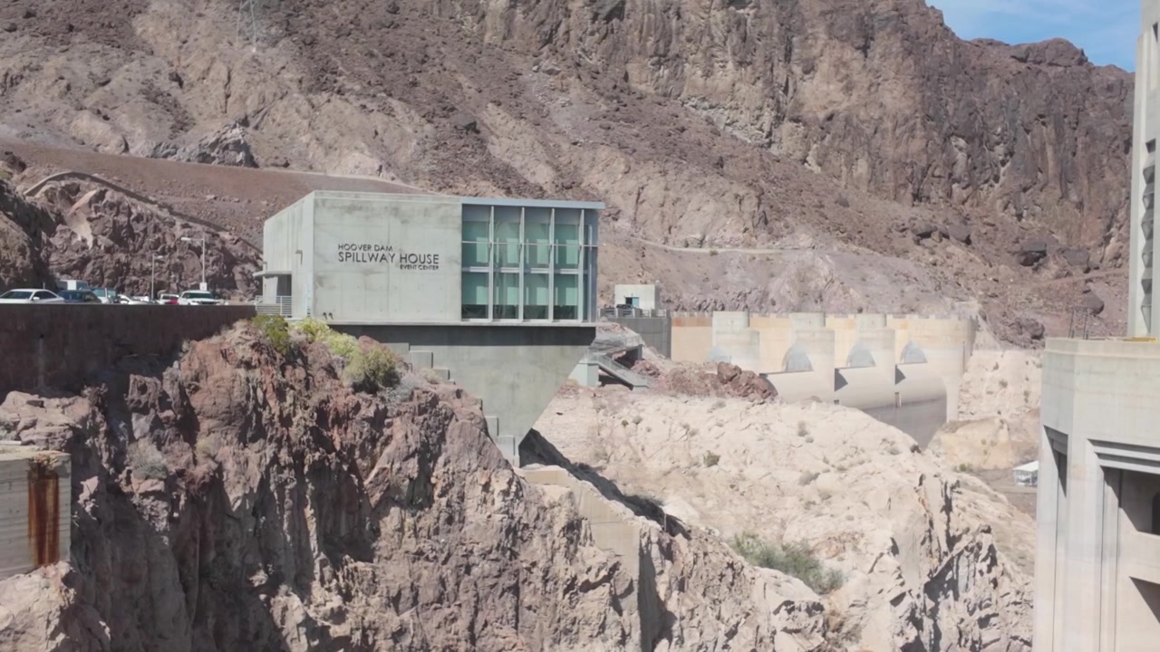 A Casa do Vertedouro na Barragem Hoover.