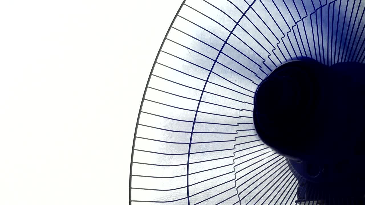 팬 블레이드 촬영, 팬 작동