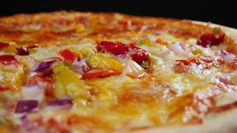 pizza en un plato