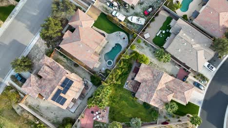 Vista-Superior-Corta-De-Casas-Y-Patios-Traseros-De-Desert-Park-Estates-California