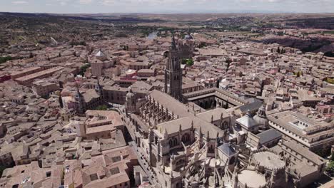 Santa-Iglesia-Catedral-Primada-de-Toledo,-The-Primatial-Cathedral-of-Saint-Mary-of-Toledo-in-Spain