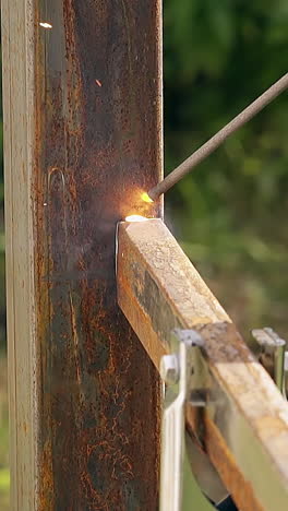 welding metal beams