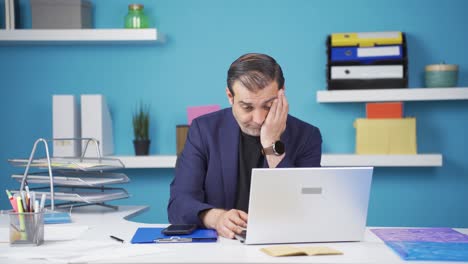 un hombre de negocios frustrado.