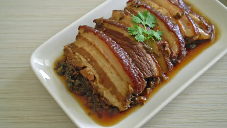 Mei-Cai-Kou-Rou-O-Panceta-Al-Vapor-Con-Recetas-De-Repollo-Mostaza---Estilo-De-Comida-China