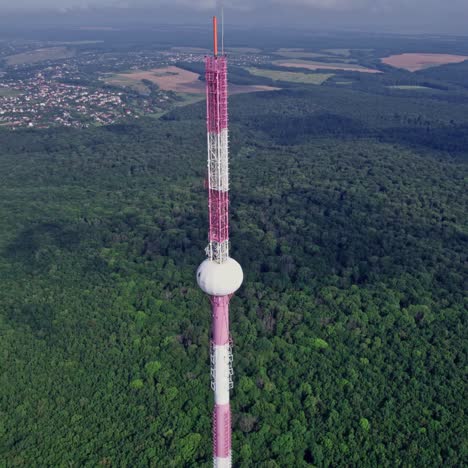 vista aérea de las antenas de telecomunicaciones