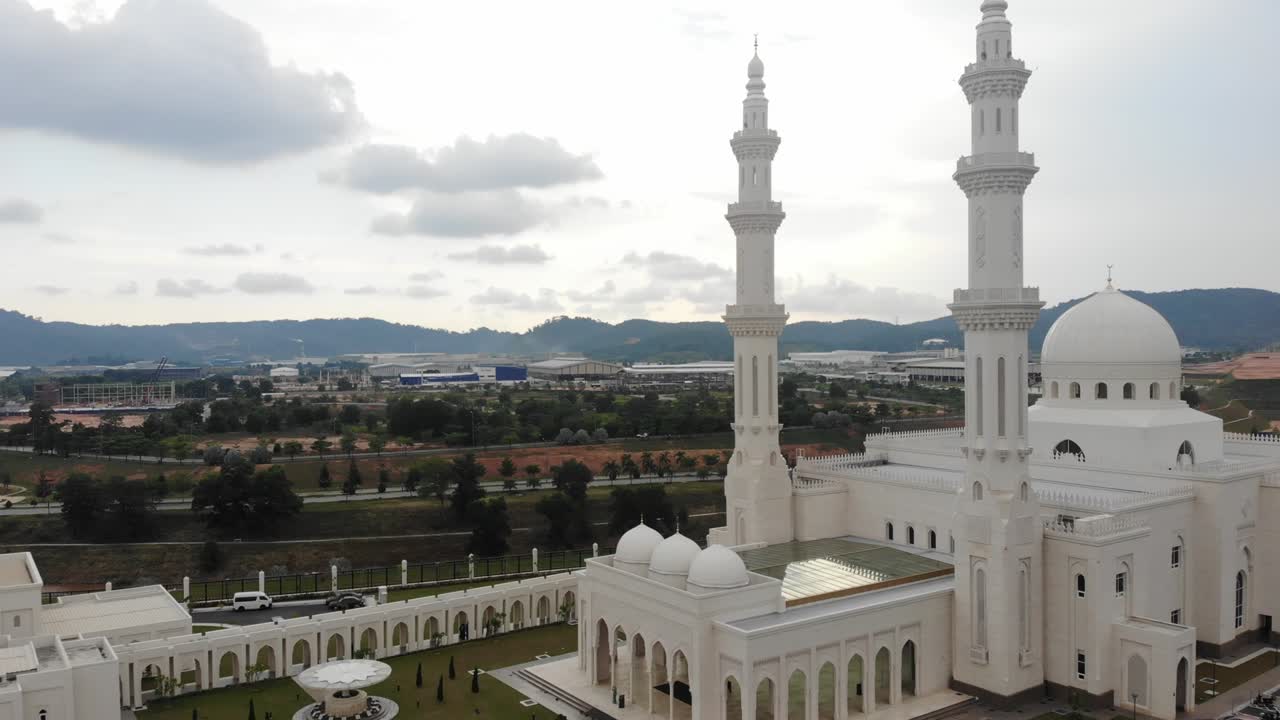 vista aérea de la mezquita de sri sendayan