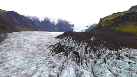 Luftaufnahme-Der-Wunderschönen-Skaftafell-Gletscherkämme-Im-Tal