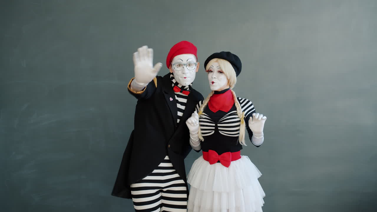 Mime Couple Performance