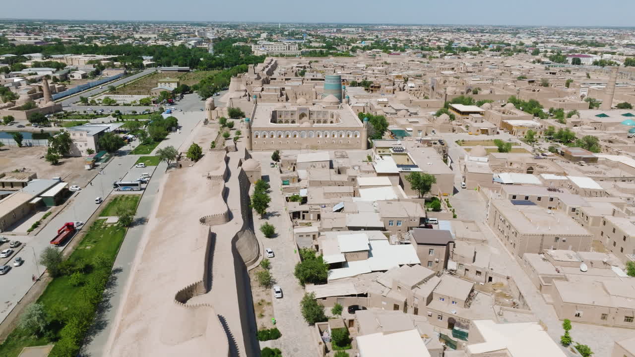ciudad histórica de khiva en uzbekistán - disparo aéreo de un avión no tripulado