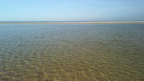 Küste-Und-Wasser-An-Der-Nordsee-In-Zeeland,-Niederlande---4k60