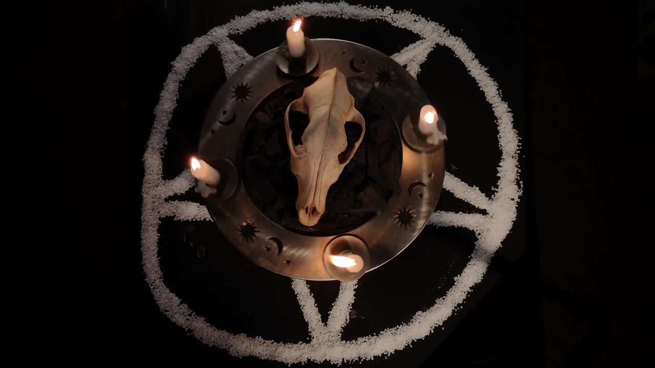 la naturaleza morta metafórica de los símbolos ocultos