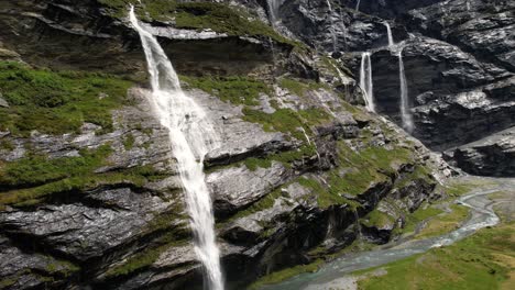 Amazing-waterfall-at-Earnslaw-Burn-hiking-track-in-New-Zealand